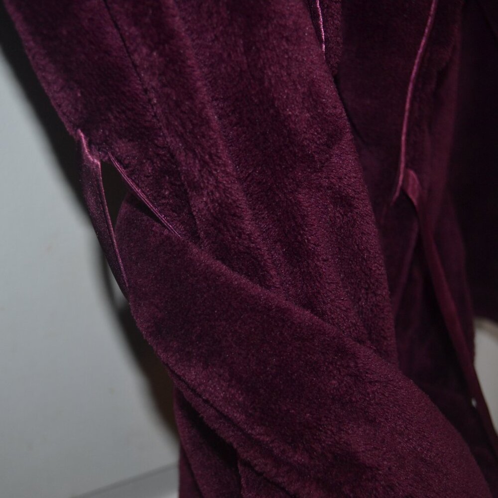 Victoria Secret women fluffy bath robe. Size Small and X/SMALL. Color burgundy. - Picture 4 of 8